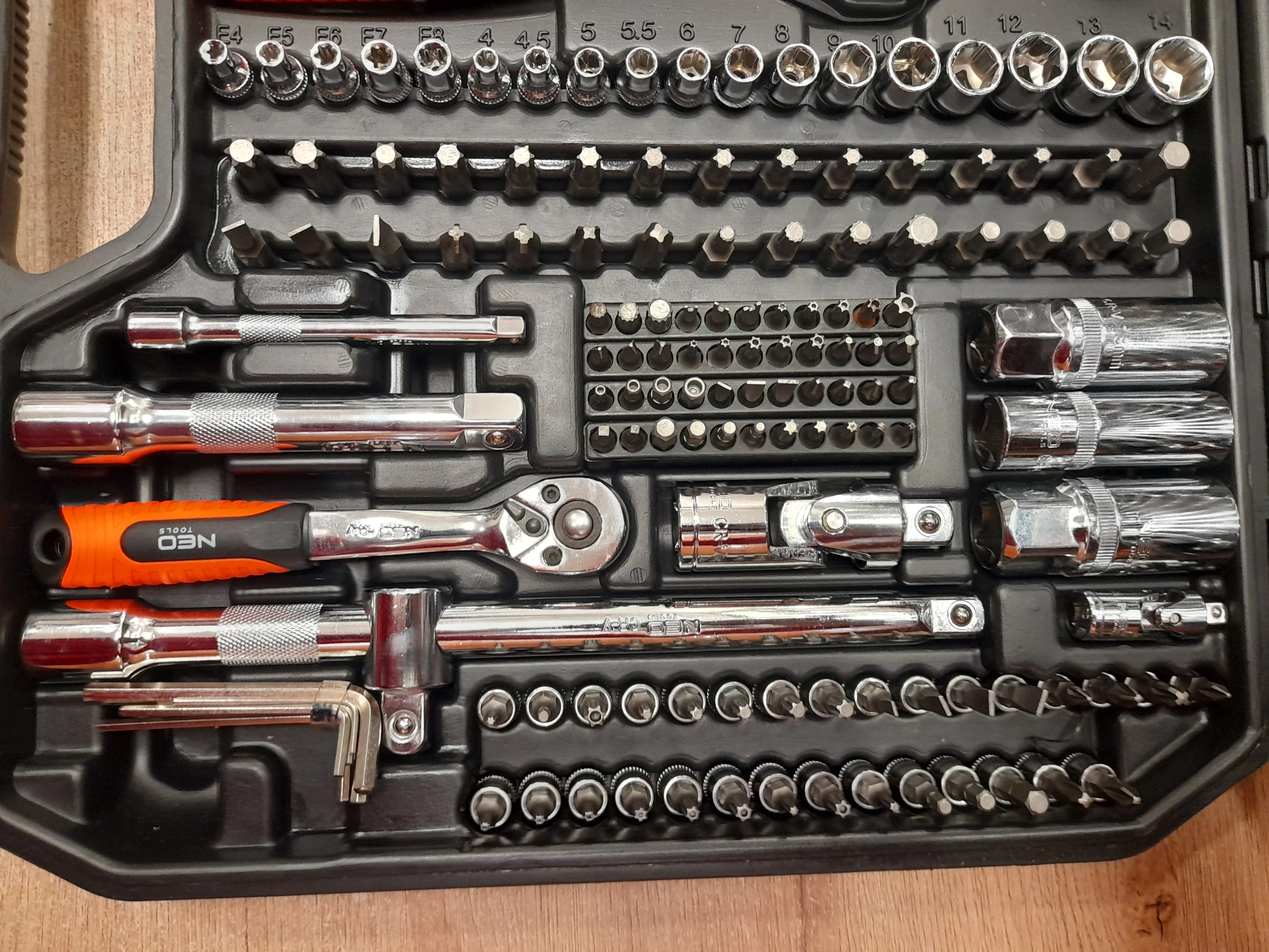 zestaw-klucze-nasadowe-neo-tools-08-671-219szt-product-id-f680c0cf-c2a4-442e-996a-e7a66ae68b00