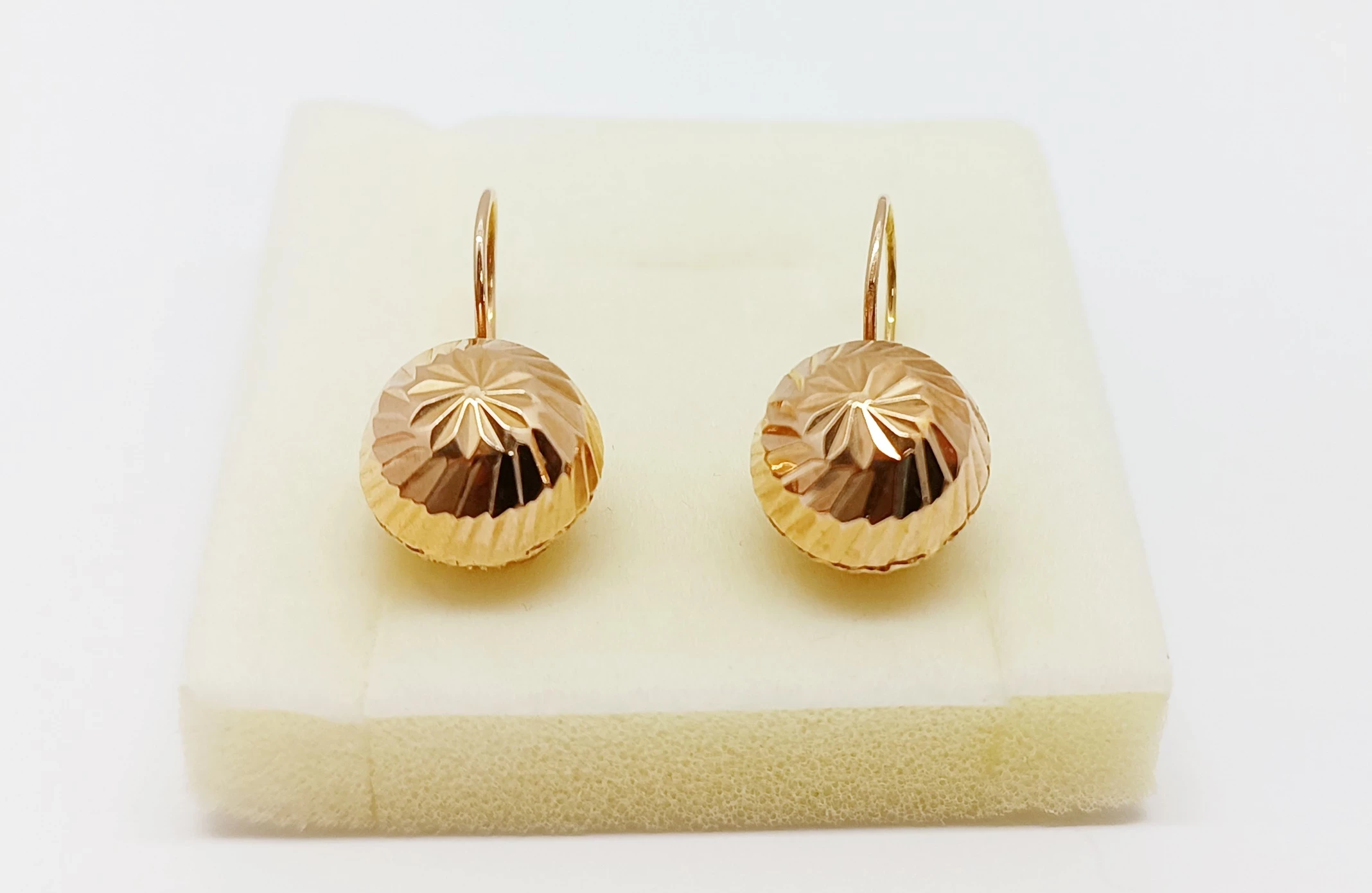 zlote-kolczyki-rodzaj-wyrob-jubilerski