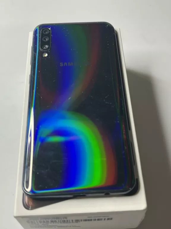 TELEFON SAMSUNG A50 4/128 GB. PĘKNIĘCIE