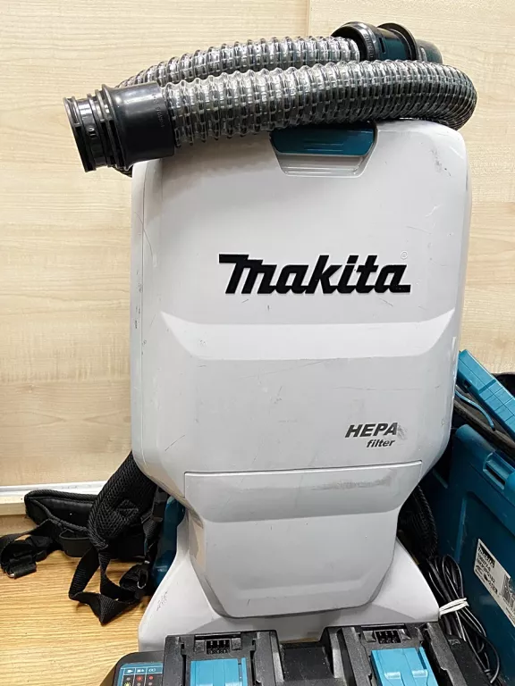 ODKURZACZ PLECAKOWY MAKITA DVC660Z