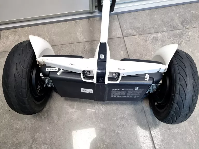 SEGWAY NINEBOT S N3M240 BIAŁY 700W