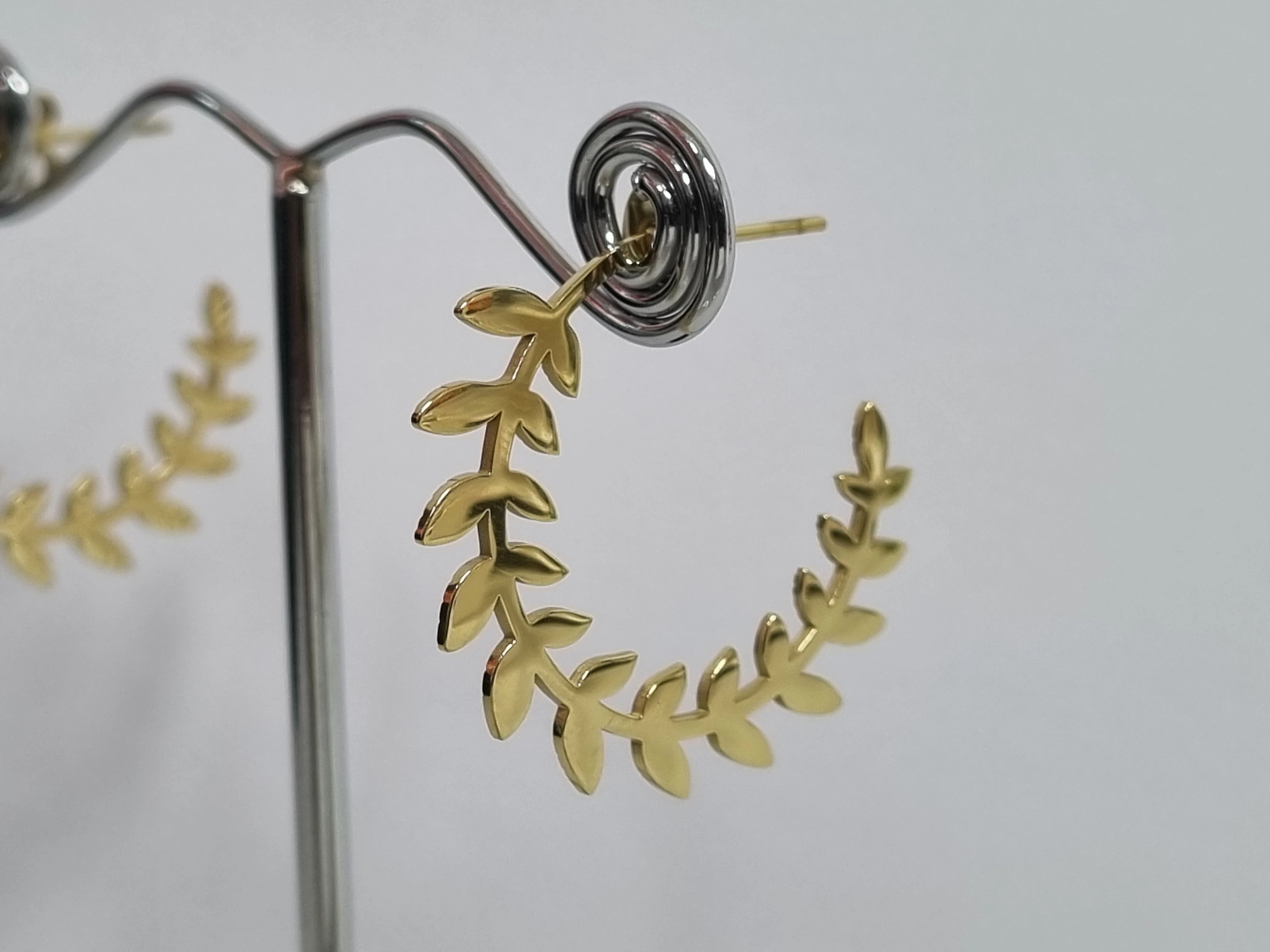 kolczyki-stal-pozlacana-kola-wieniec-laurowy-ean-gtin-4344146212450