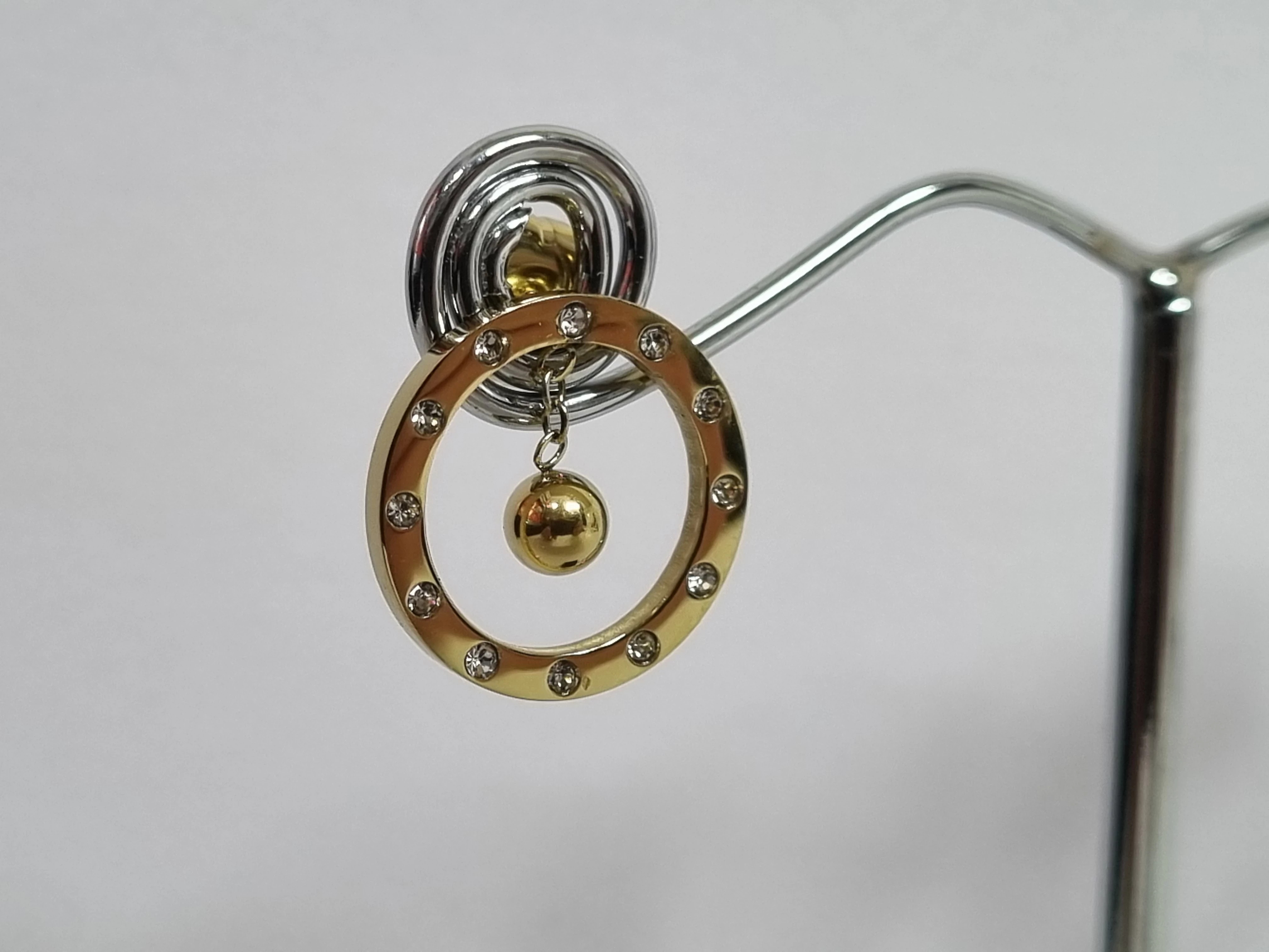 kolczyki-stal-pozlacana-sztyft-kulka-wiszaca-stan-nowy