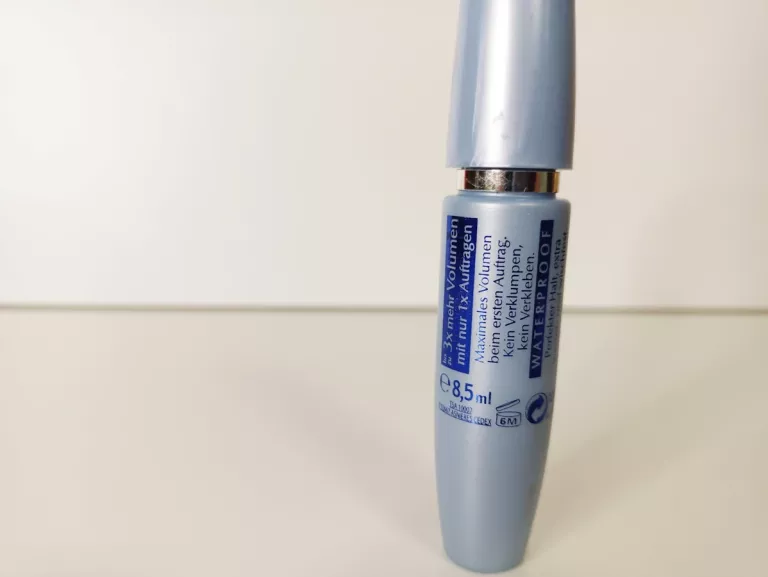 MAYBELINE VOLUM' EXPRESS MASCARA WATERPROOF