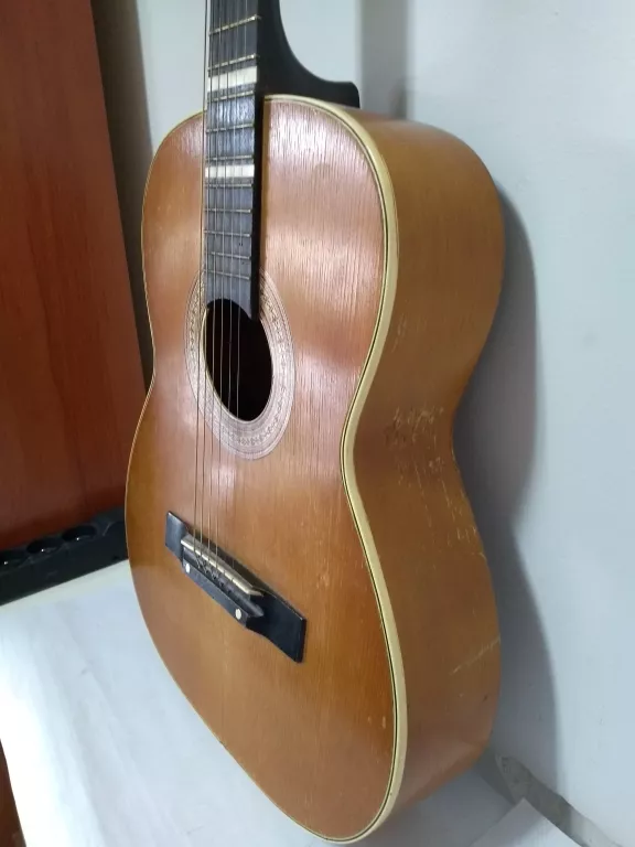 gitara-klasyczna-defil-marka-defil