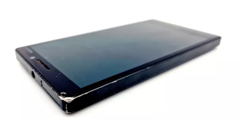 TELEFON NOKIA LUMIA 930 (STŁUCZONY RÓG)