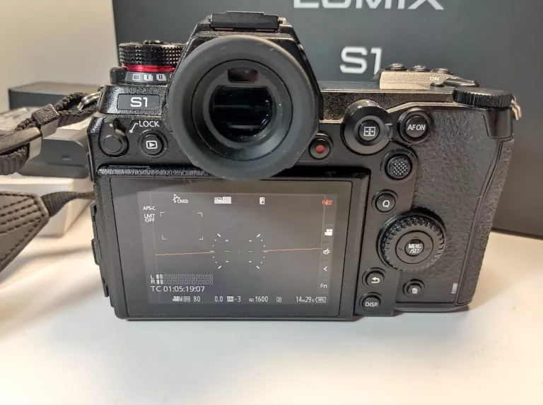 APARAT PANASONIC LUMIX DC-S1M NISKI PRZEBIEG !!