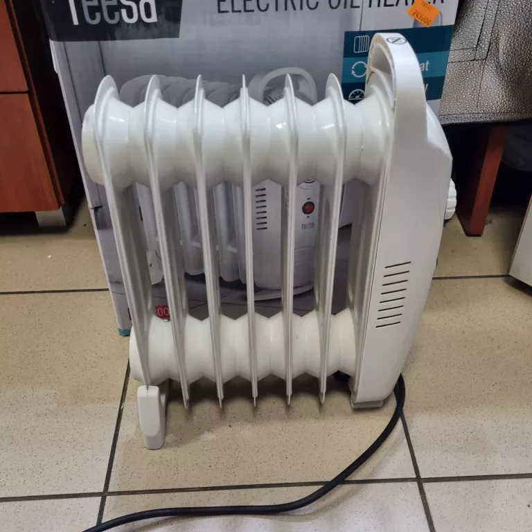 GRZEJNIK OLEJOWY TEESA TSA8035 800W
