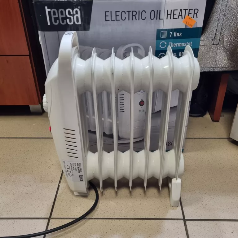 GRZEJNIK OLEJOWY TEESA TSA8035 800W