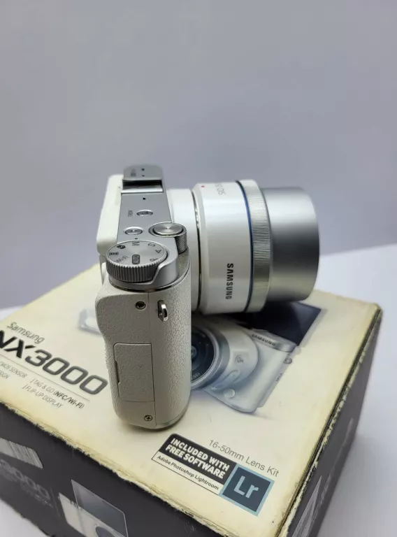 APARAT SAMSUNG NX3000 OBIEKTYW LAMPA