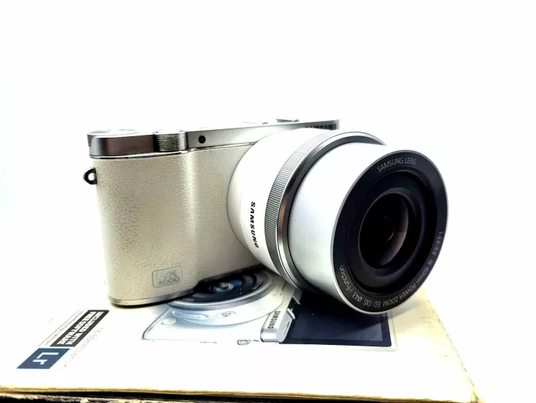 APARAT SAMSUNG NX3000 OBIEKTYW LAMPA