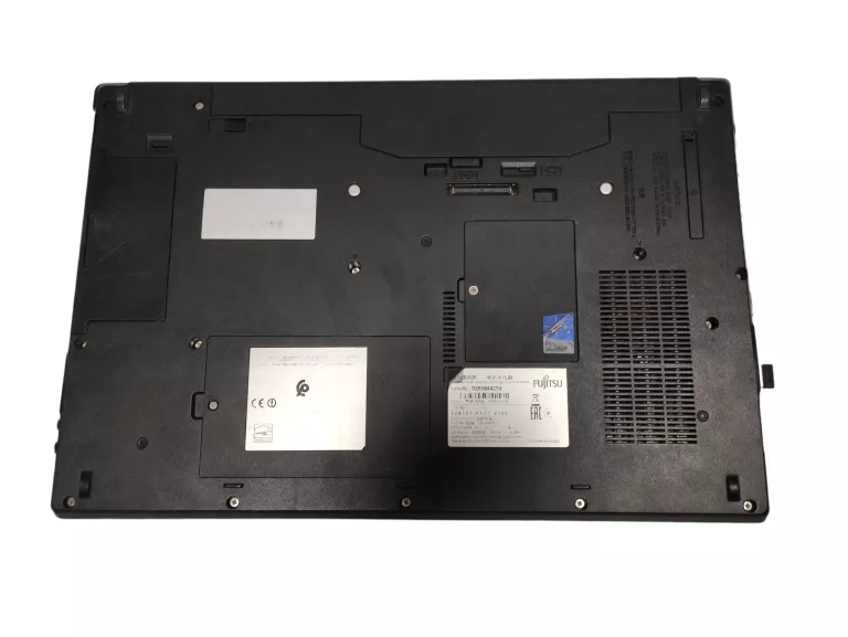 LAPTOP FUJITSU LIFEBOOK E556