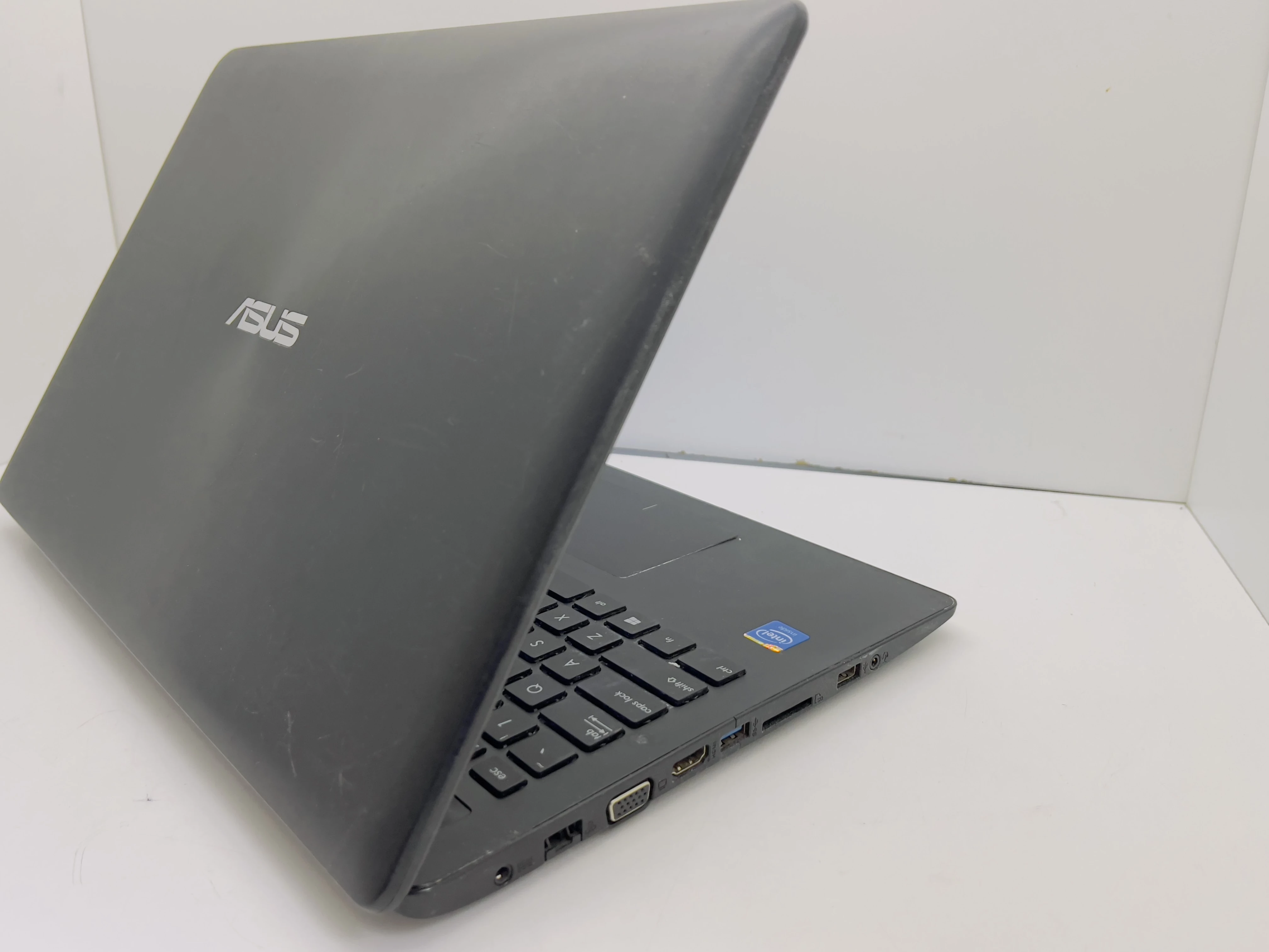 laptop-asus-x553m-lad-opis-liczba-rdzeni-procesora-2