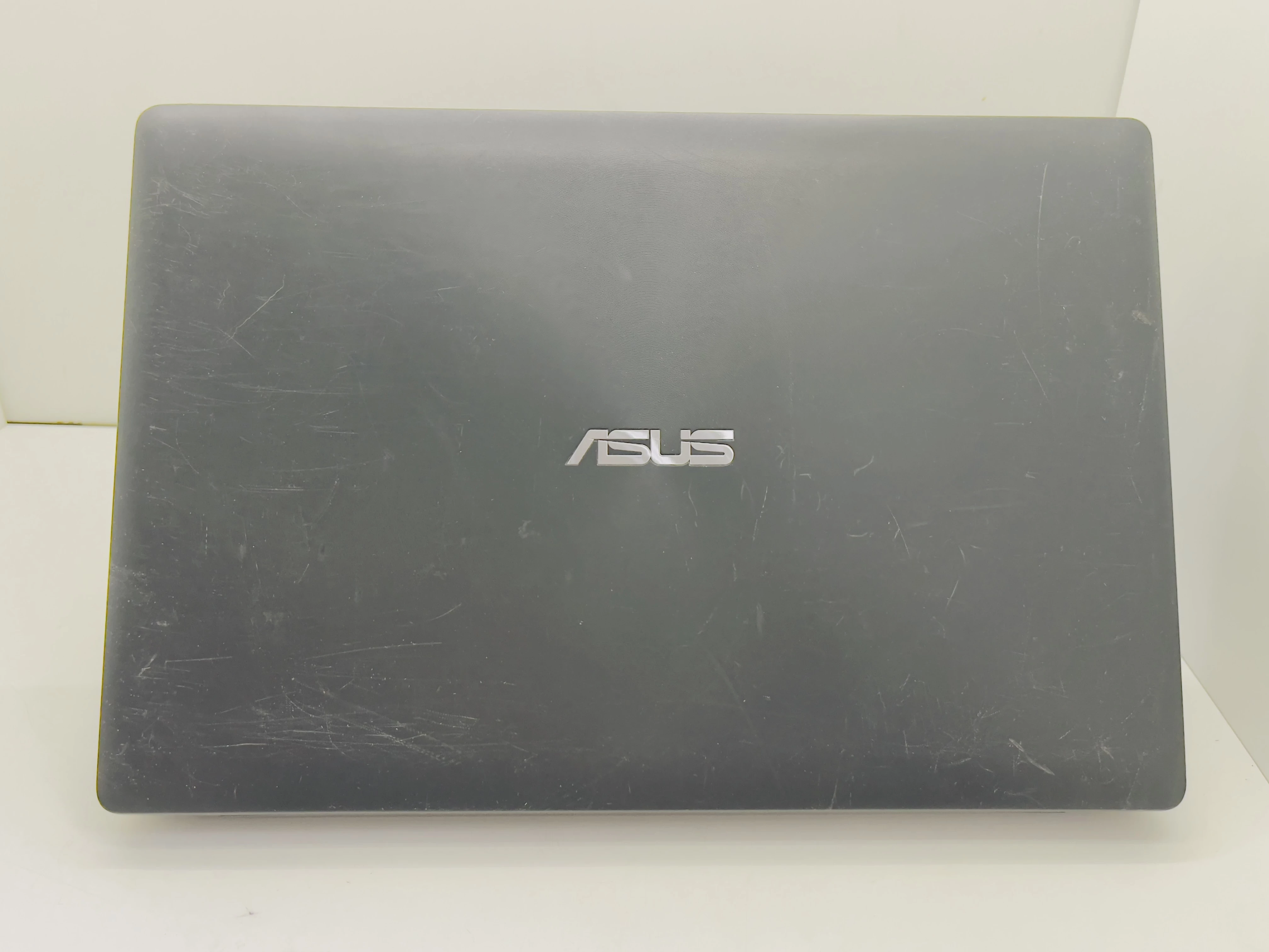 laptop-asus-x553m-lad-opis-rozdzielczosc-px-1366-x-768