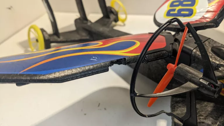 sterowany-pojazd-latajacy-hot-wheels-sky-shock-marka-hot-wheels