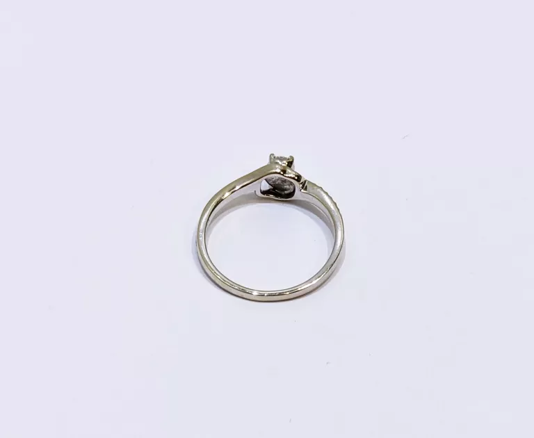 PIERŚCIONEK Z BRYLANTAMI BIAŁE ZŁOTO PR.585 R.13 0,22CT