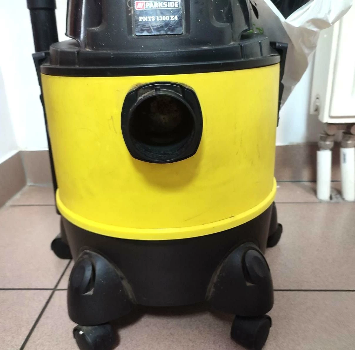 odkurzacz-parkside-pnts-1300-e4-at-opis-moc-1300