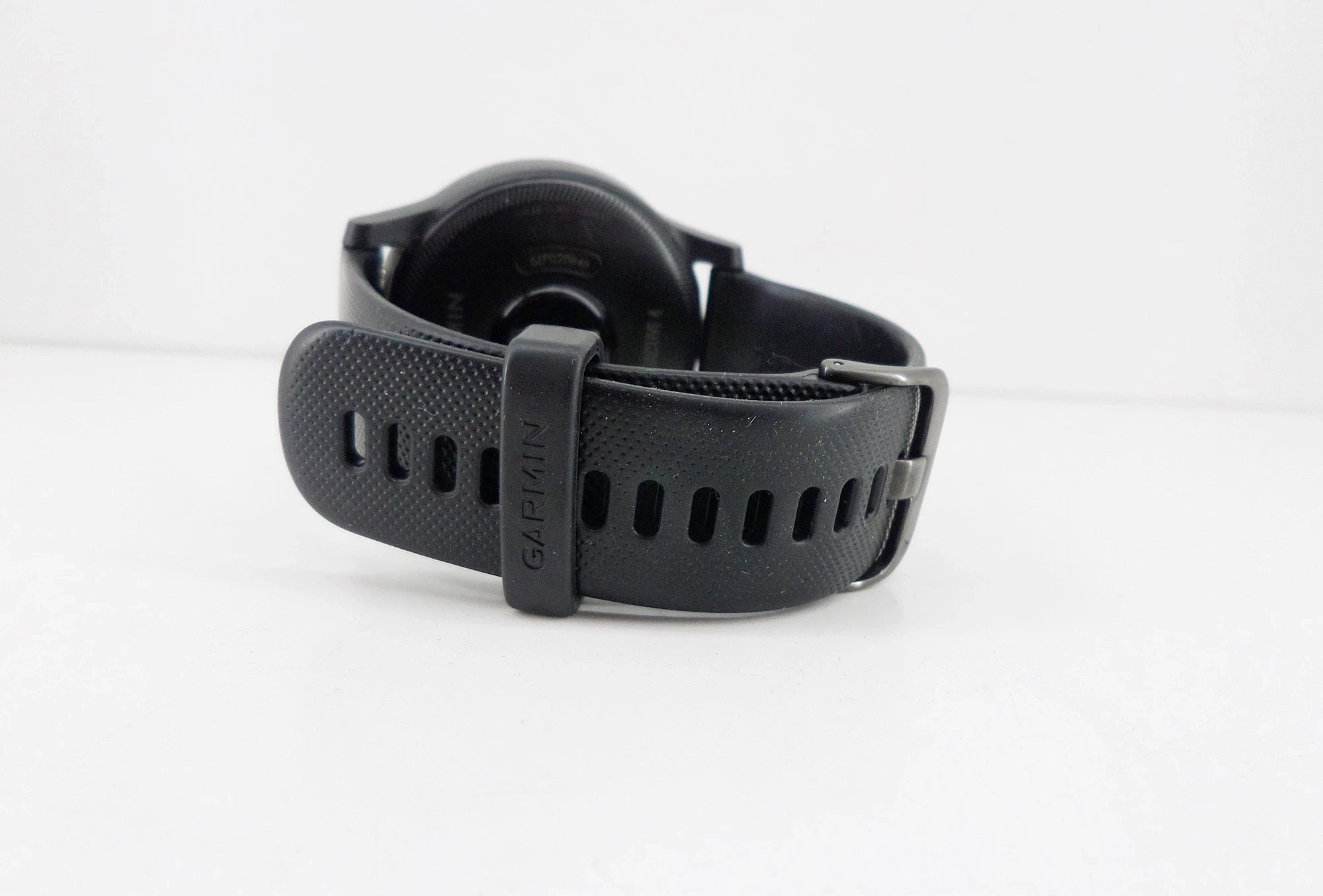 smartwatch-garmin-vivoactive-4-ksztalt-koperty-okragly