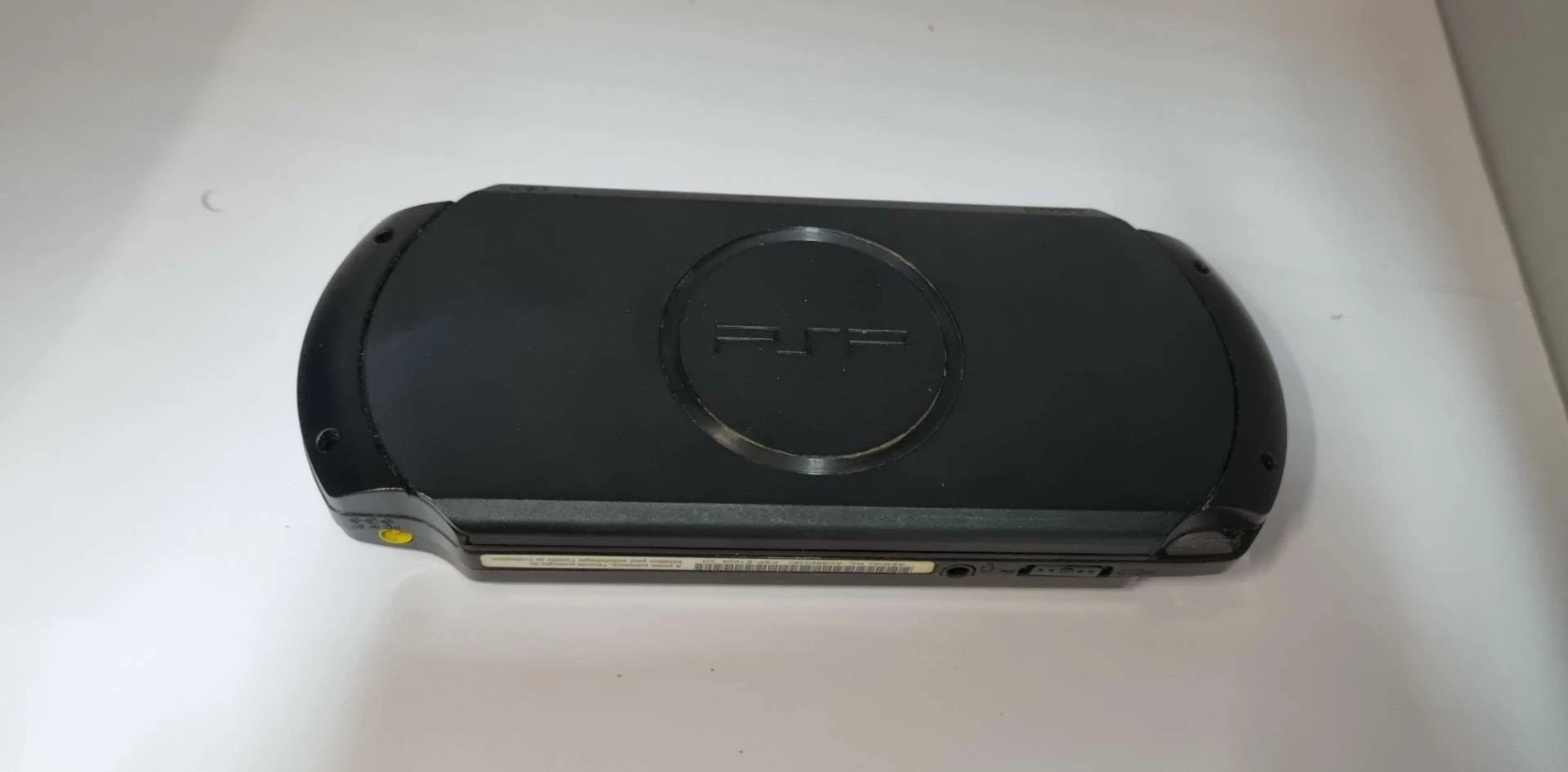 konsola-psp-etui-ladowarka-gra-pudelko-model-e1004