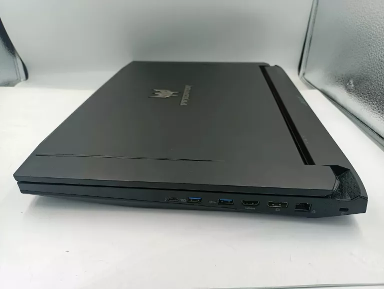LAPTOP ACER PREDATOR 17