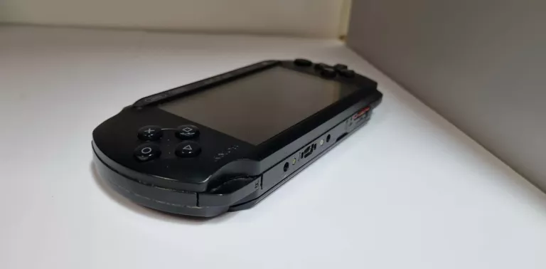 konsola-psp-etui-ladowarka-gra-pudelko-kilinskiego-22-siedlce