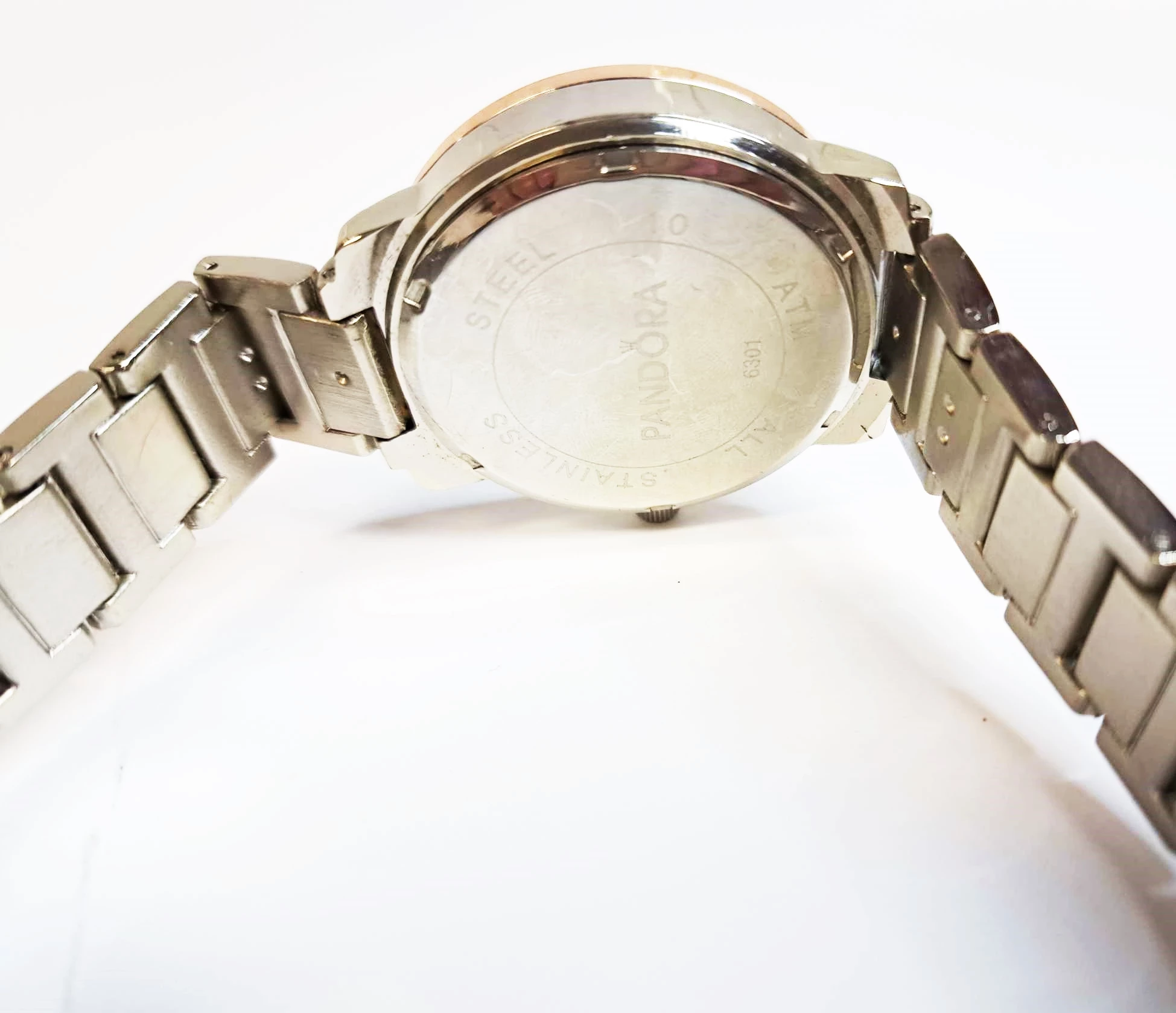 zegarek-damski-na-bransolecie-pandora-6301-ksztalt-koperty-okragla