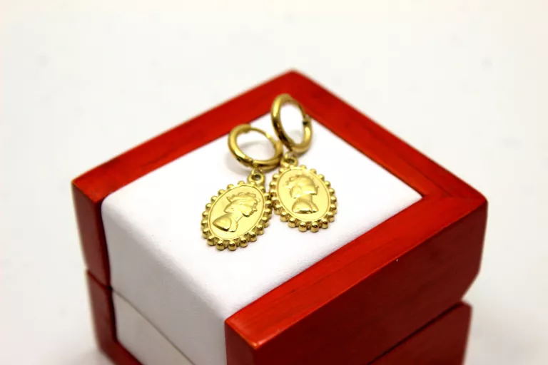 kolczyki-pozlacana-stal-chirurgiczna-portret-kolor-dominujacy-205826-225106