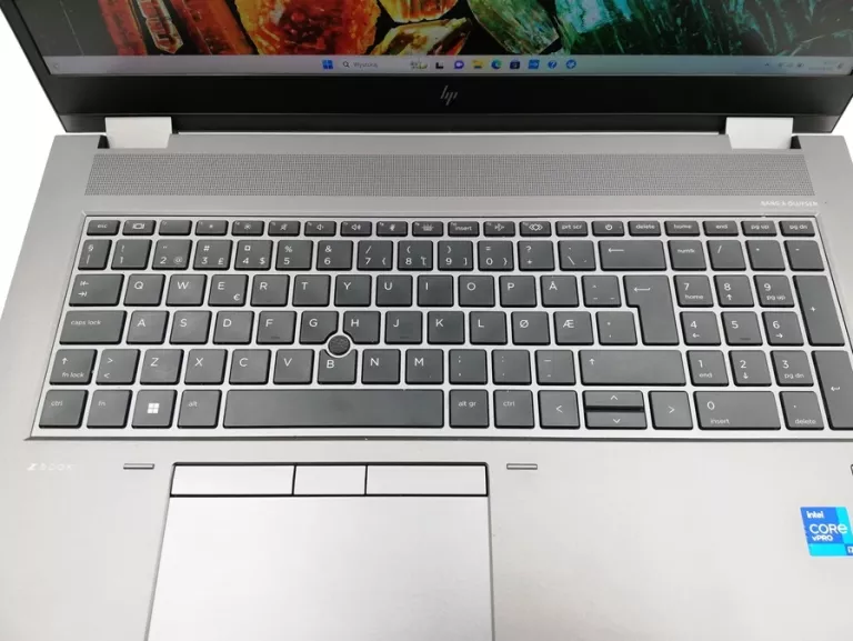 HP ZBOOK FURY 17 G8 32GB 1TB RTX A4000 I7-11850