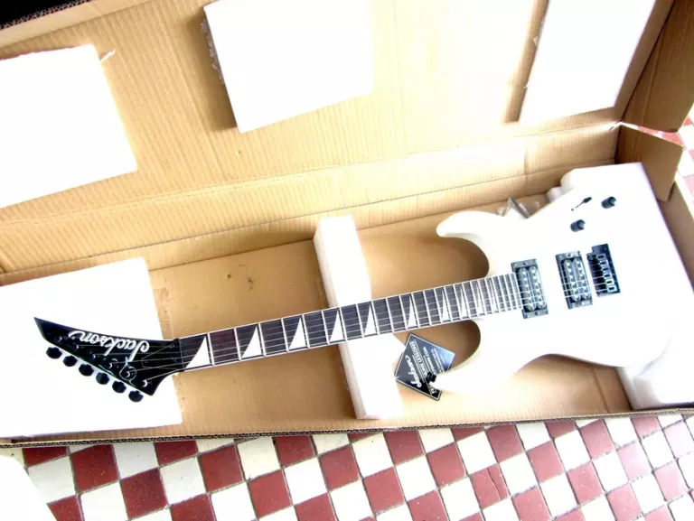 GITARA ELEKTRYCZNA JACKSON CWJ 2080085