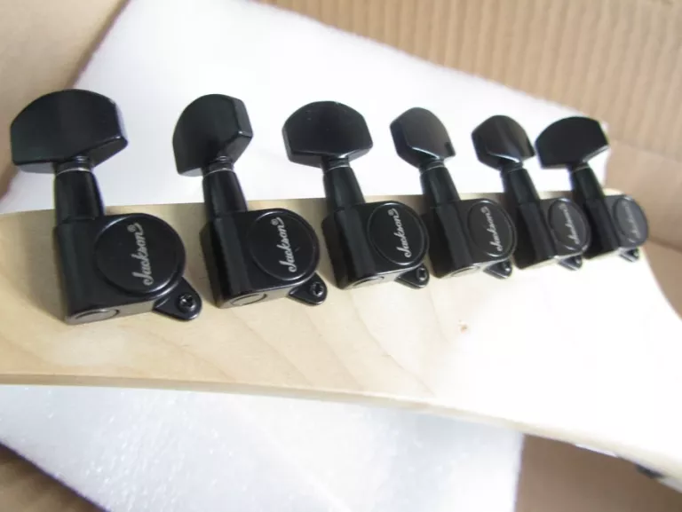 GITARA ELEKTRYCZNA JACKSON CWJ 2080085