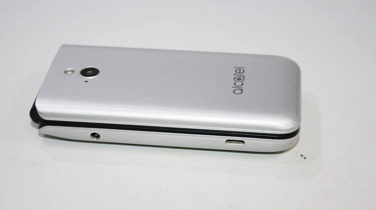 alcatel-3082-4g-3028x-przekatna-ekranu-240