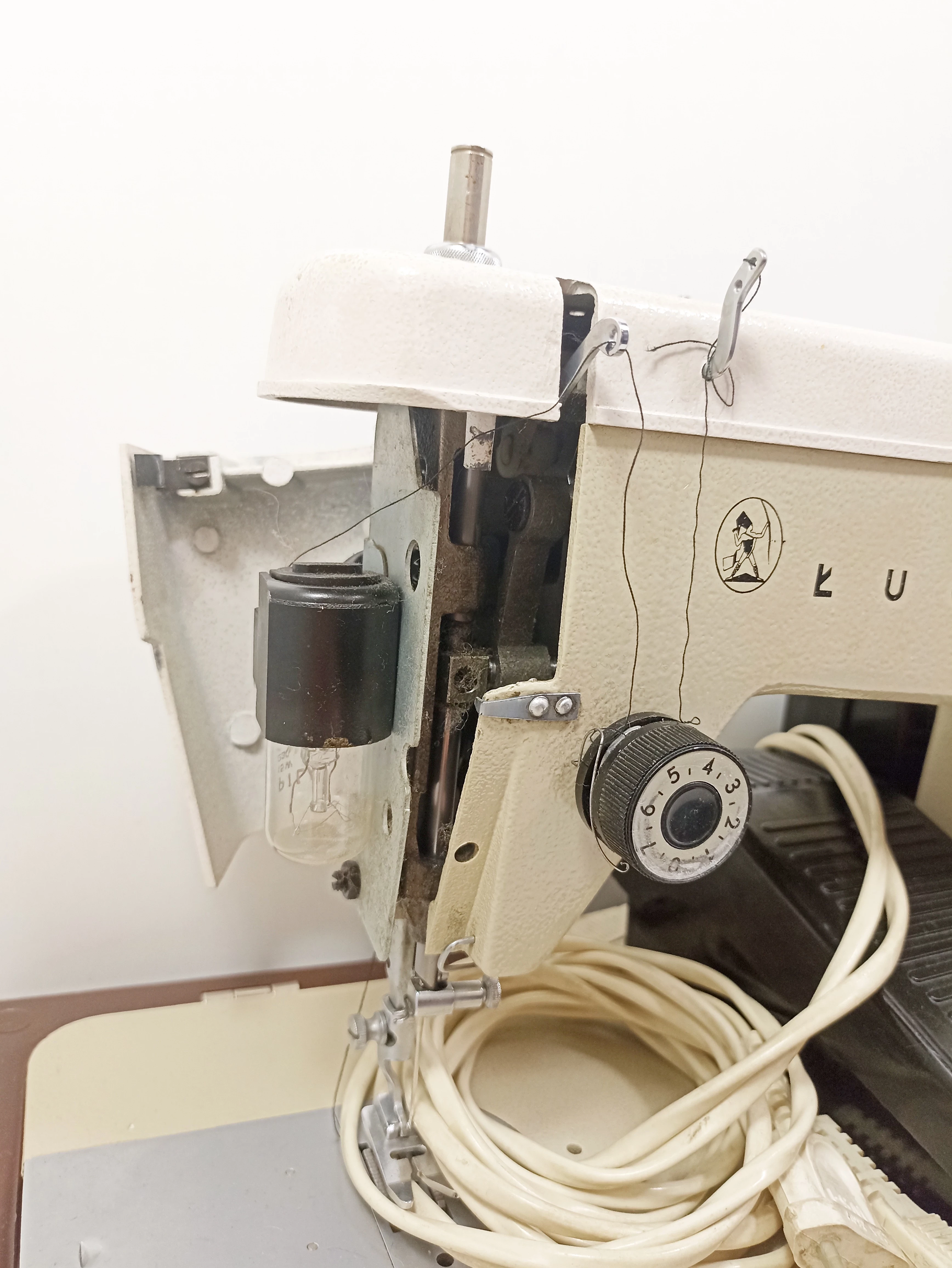 maszyna-do-szycia-lucznik-marka-lucznik