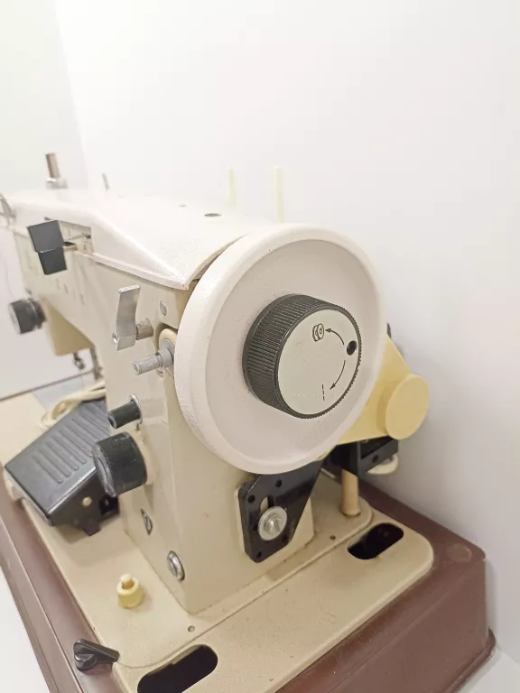 maszyna-do-szycia-lucznik-stan-uzywany