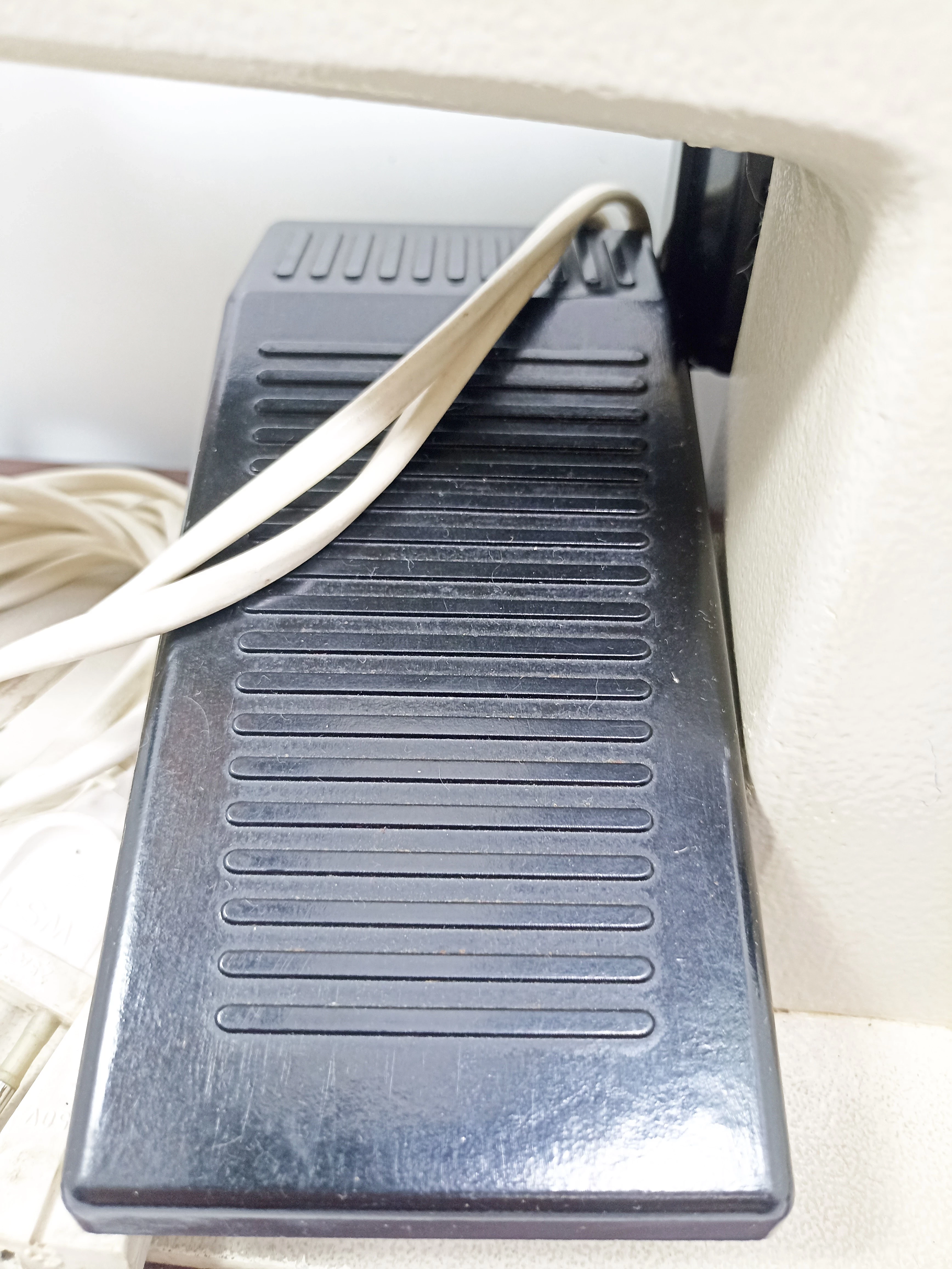 maszyna-do-szycia-lucznik-ean-gtin-002205140093