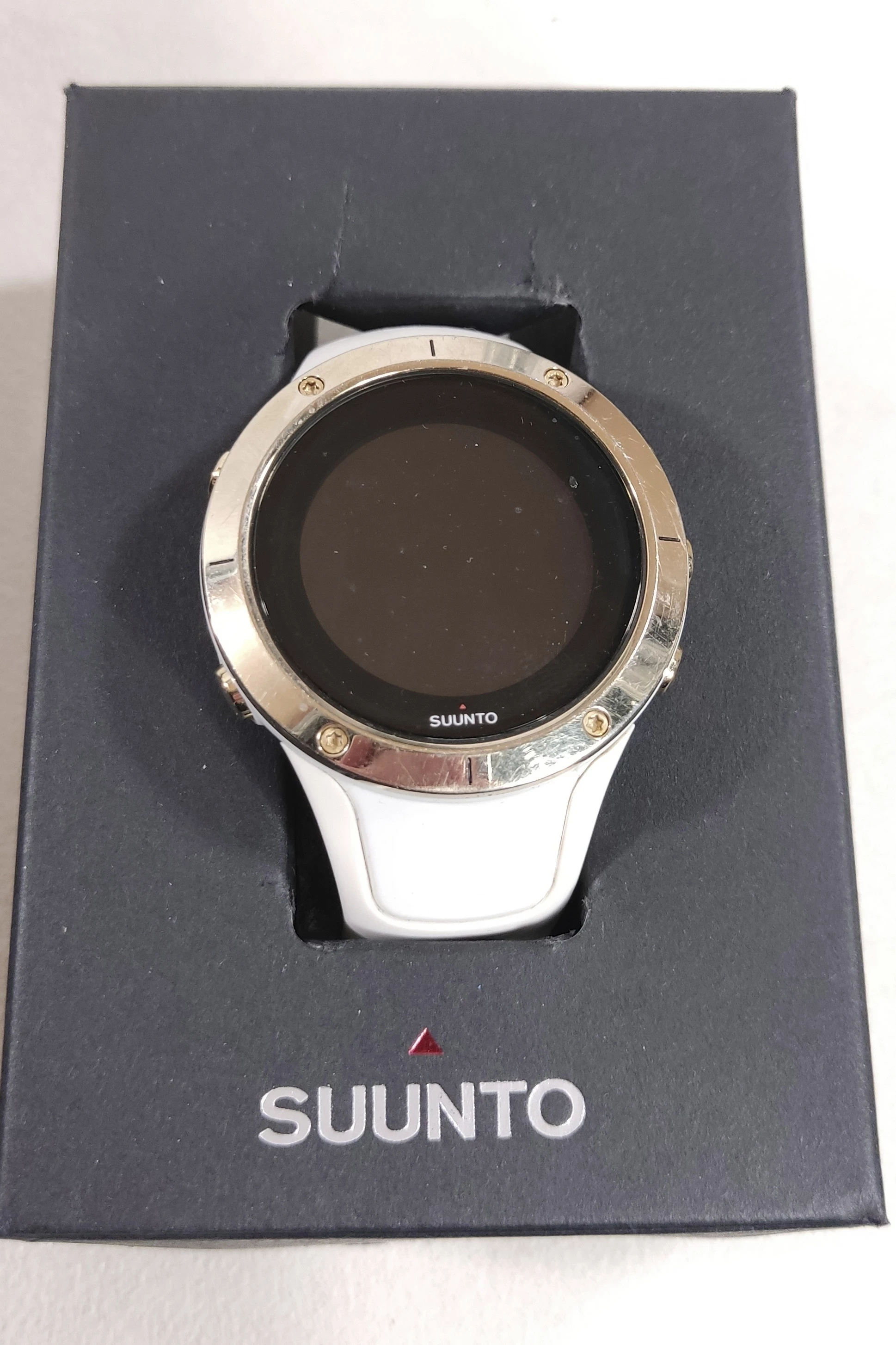 ss023426000-suunto-spartan-trainer-wrist-hr-gold-stan-uzywany