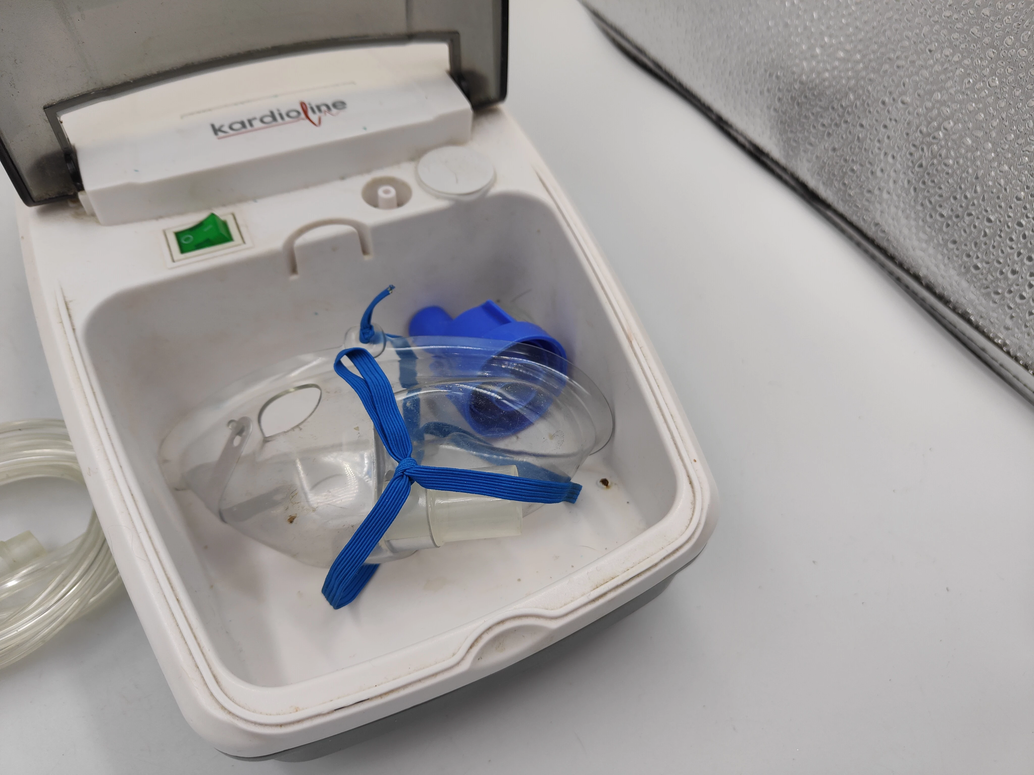 inhalator-tlokowy-kardioline-kl-650-kolor-dominujacy-bialy