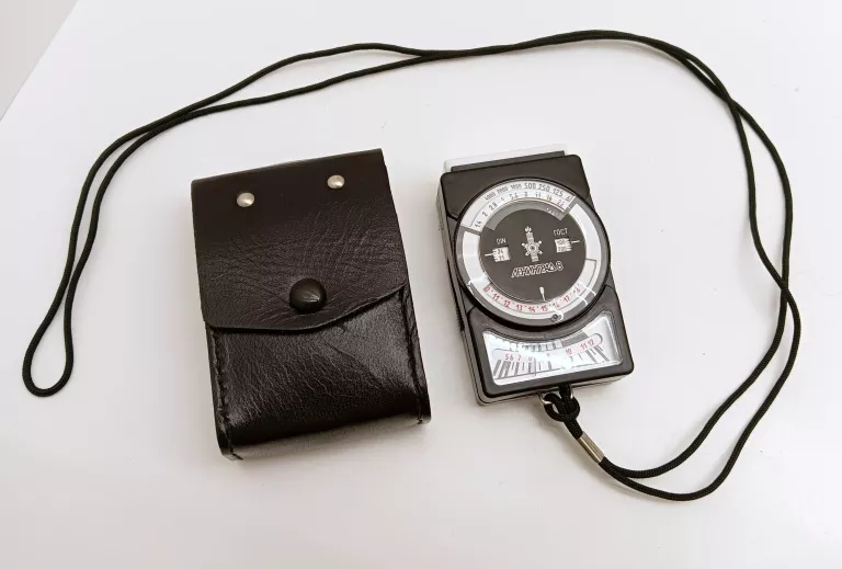 swiatlomierz-leningrad-8-9851-79-futeral-bytomska-12-czeladz