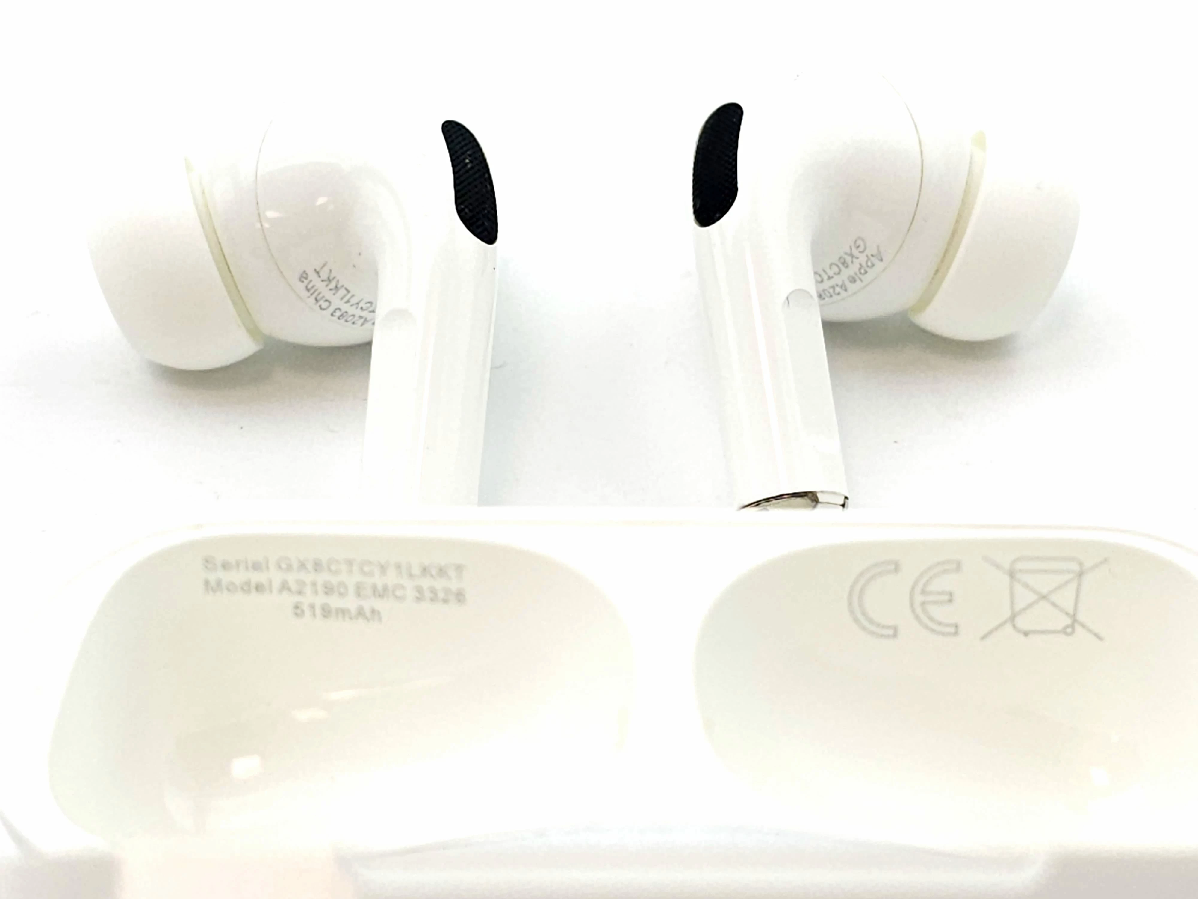 sluchawki-apple-airpods-pro-pasmo-przenoszenia-20