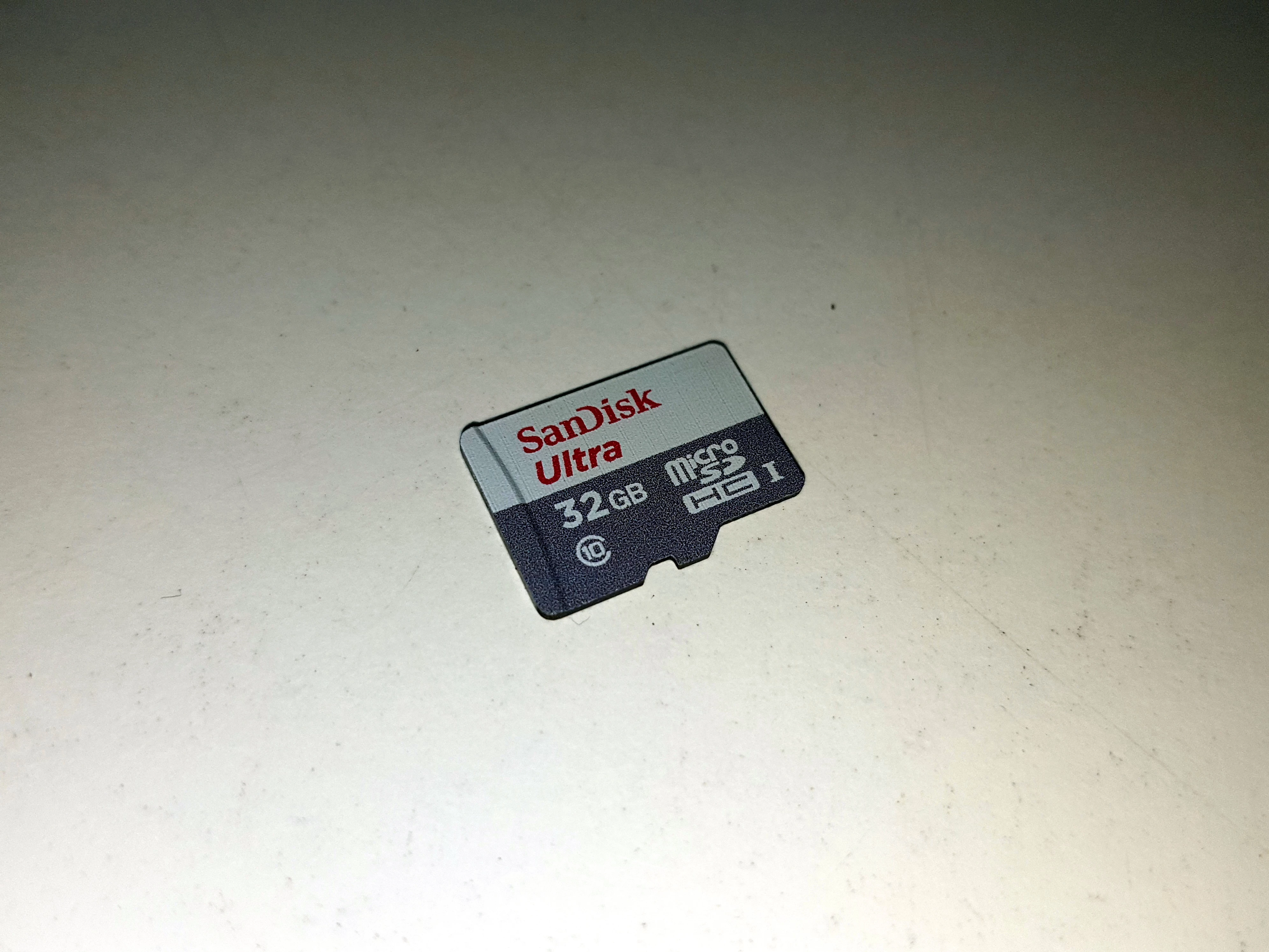 kamera-samochodowa-mio-mivue-c325-kabel-samocho-karta-pamieci-w-zestawie-brak