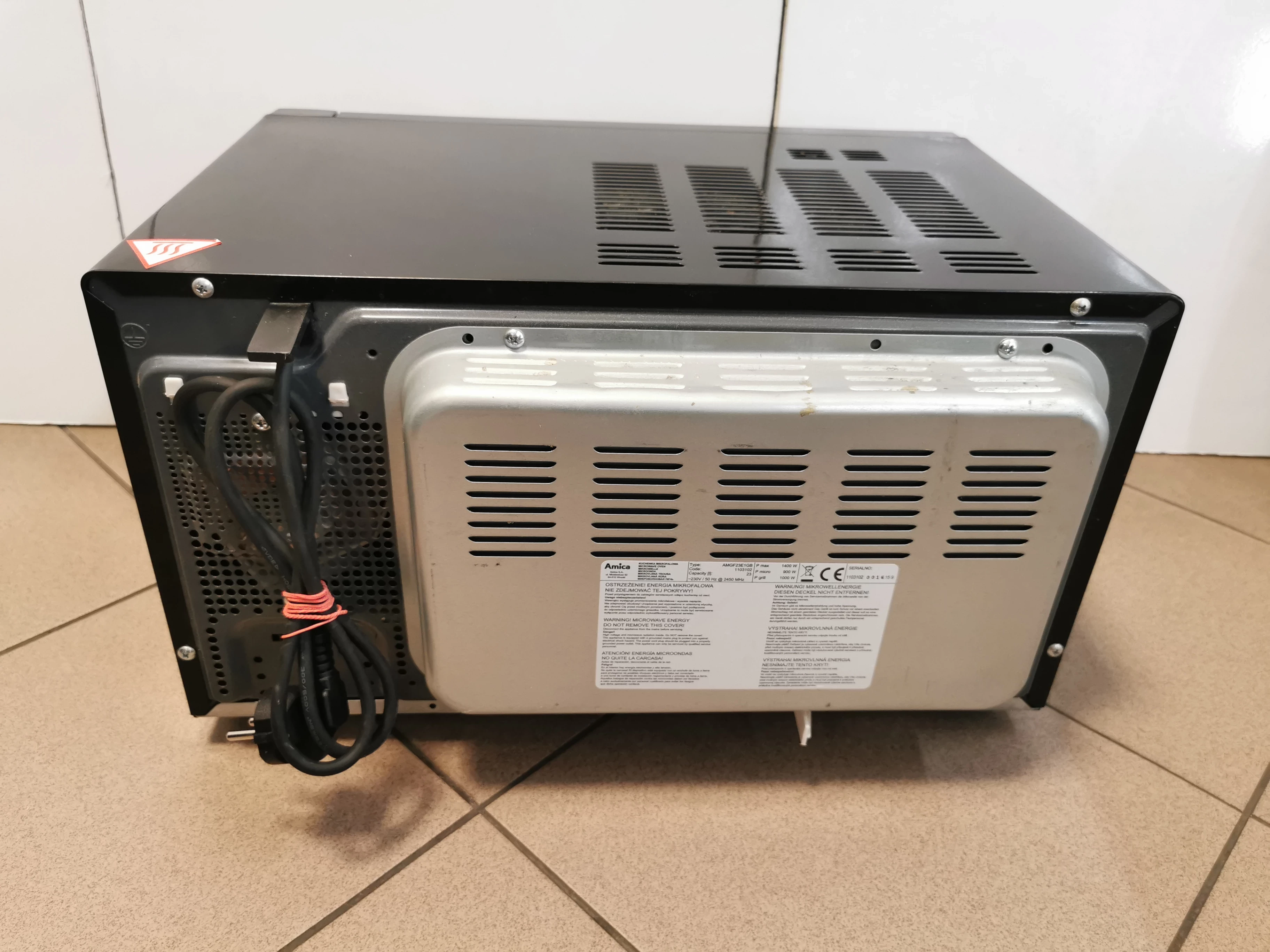 kuchenka-mikrofalowa-amica-amgf23e1gb-kolor-dominujacy-czarny