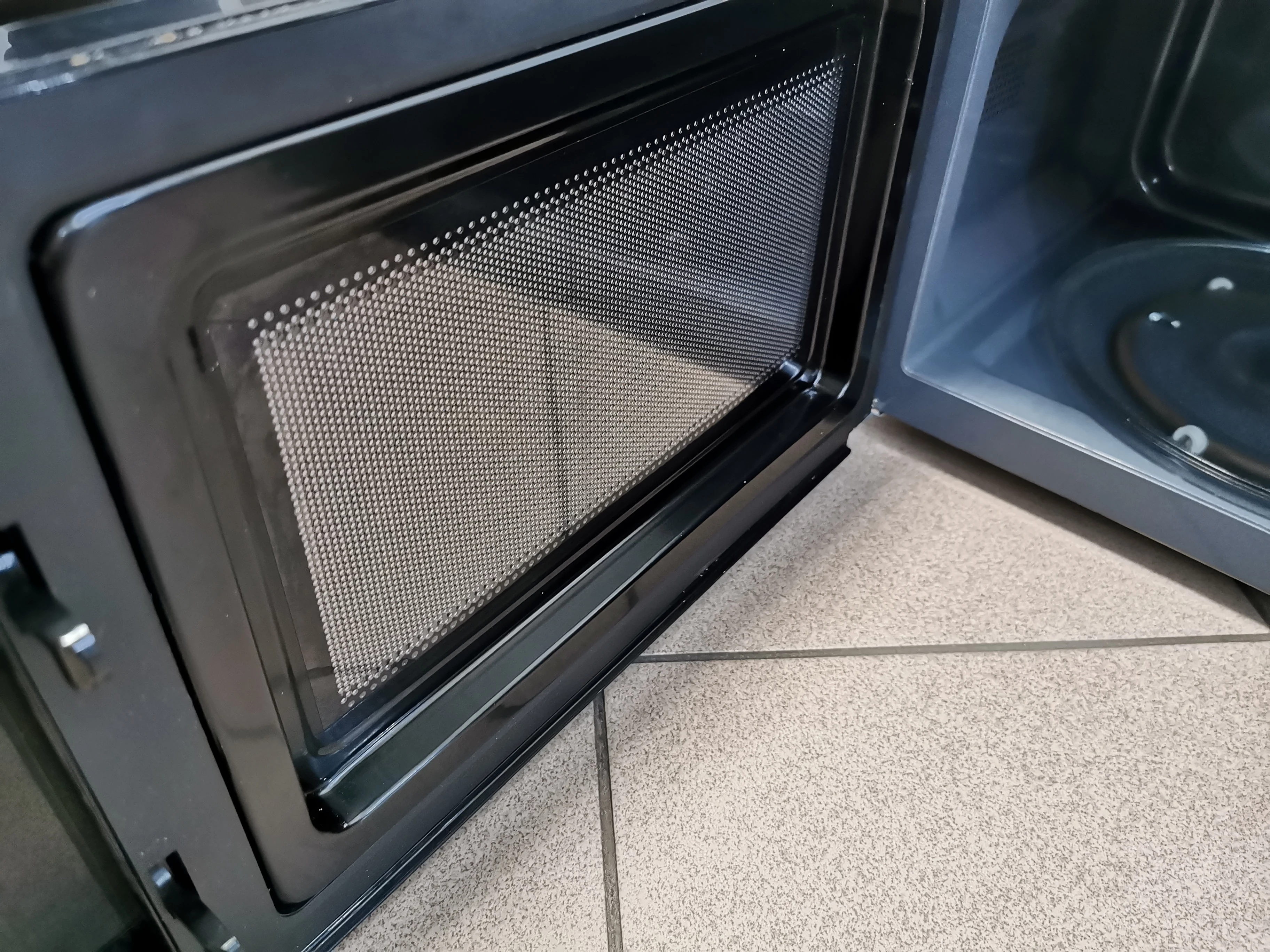 kuchenka-mikrofalowa-amica-amgf23e1gb-kod-producenta-amgf23e1gb