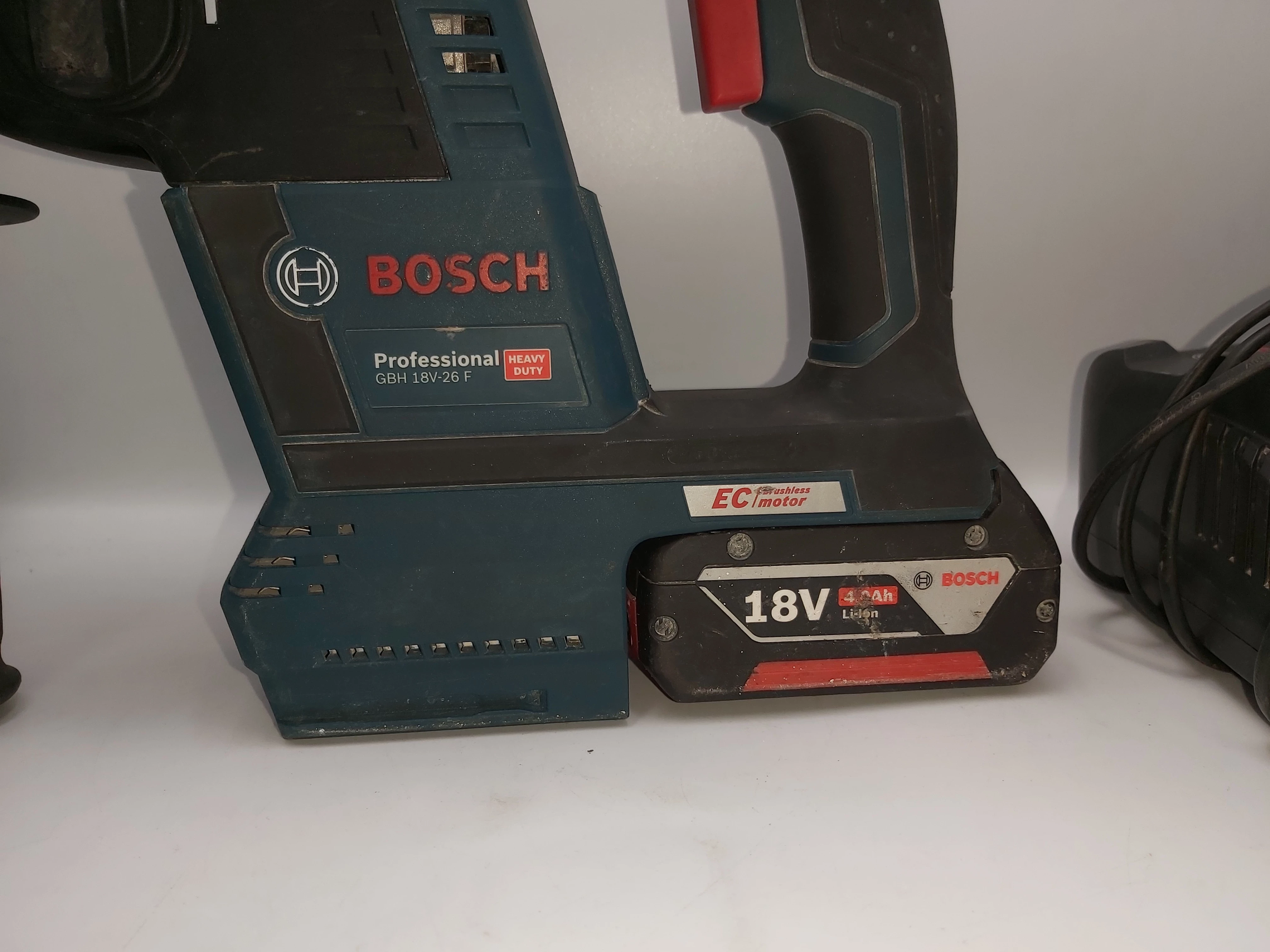 mlotowiertarka-bosch-gbh-18v-26-2-aku-40ah-18v-marka-bosch