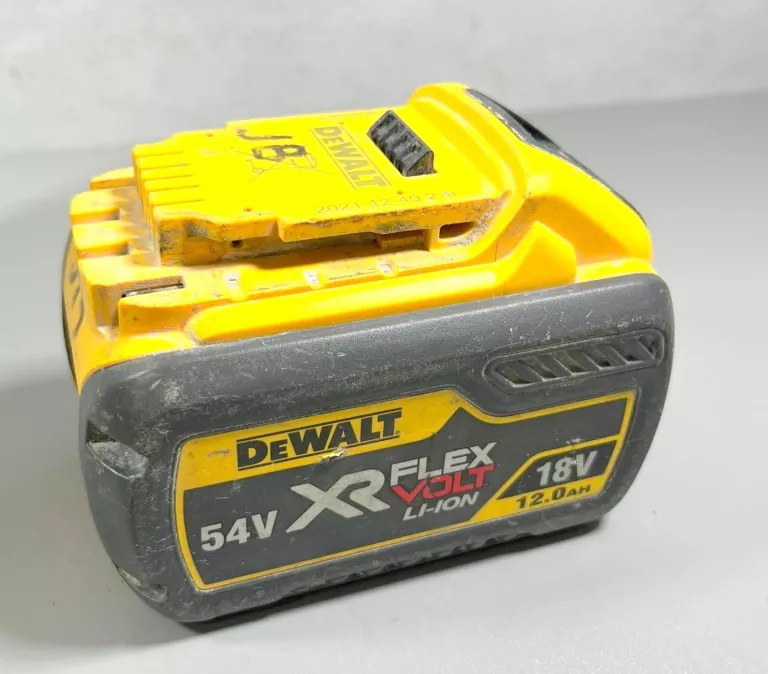 DEWALT FLEXVOLT DCS690N + AKU DEWALT 12AH