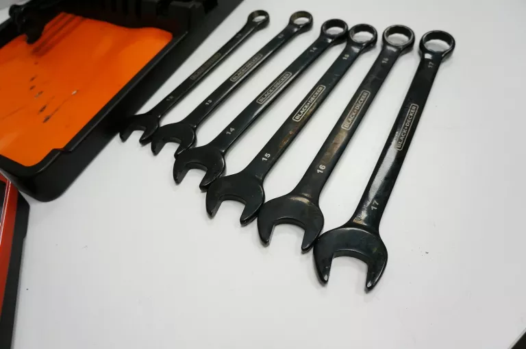 ZESTAW KLUCZY PŁASKO-OCZKOWYCH BLACK DECKER 11 EL