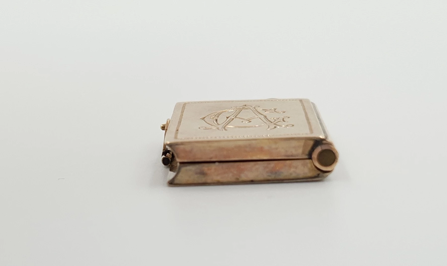 585-zawieszka-ksiazka-744g-marka-inna-marka