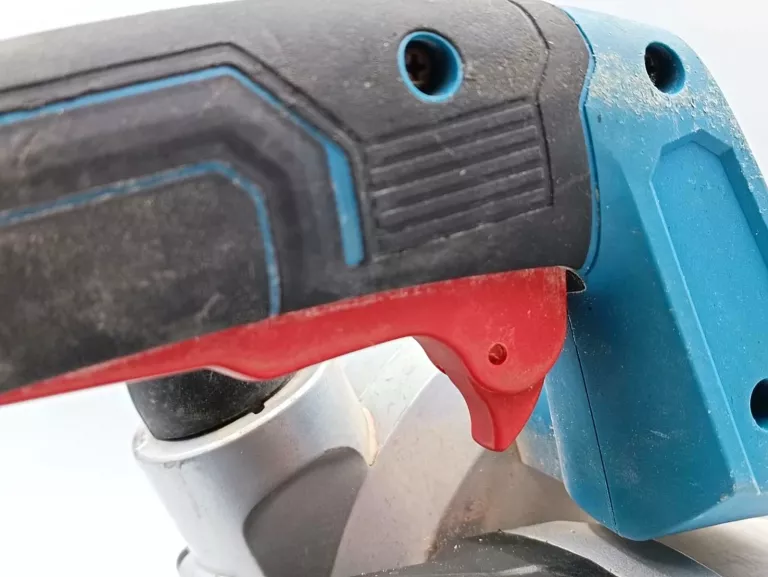 bruzdownica-erbauer-ewc1500-1500w-maksymalna-glebokosc-ciecia-30