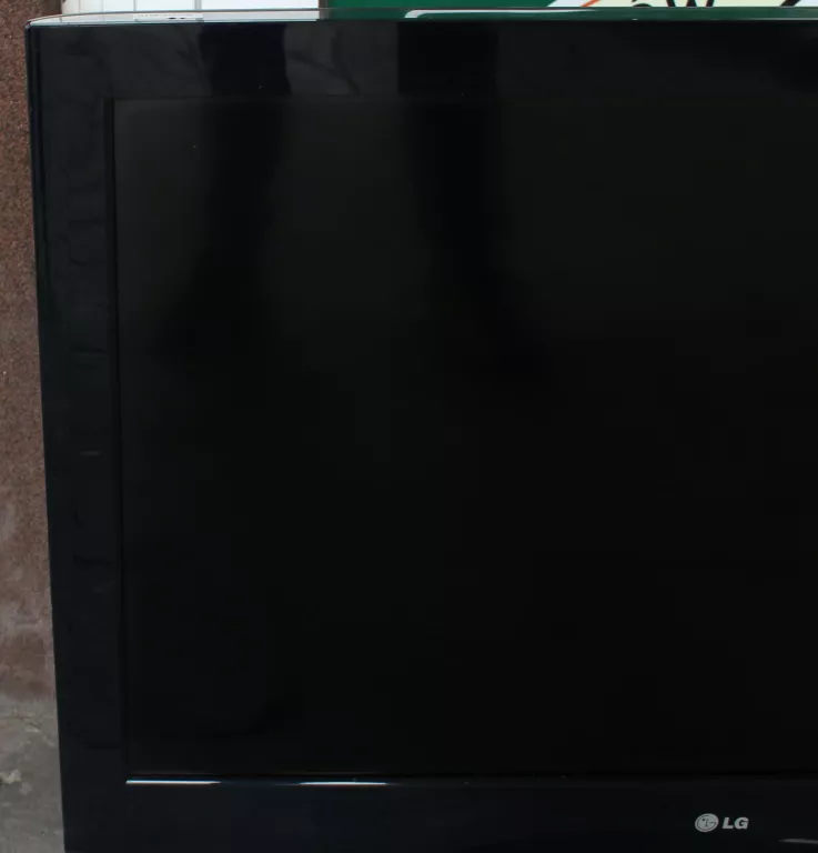 TELEWIZOR LG 37LD465 MARTWY PIONOWY PASEK PIKSELI