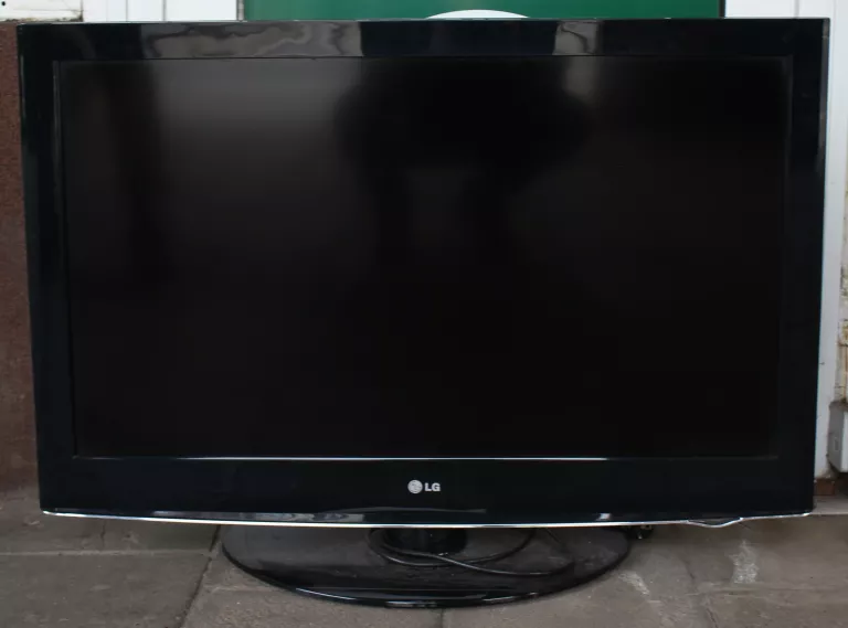 TELEWIZOR LG 37LD465 MARTWY PIONOWY PASEK PIKSELI