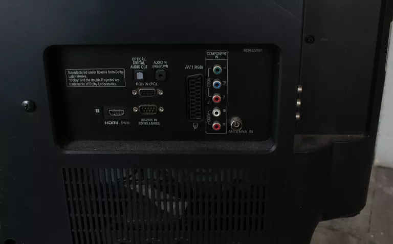 TELEWIZOR LG 37LD465 MARTWY PIONOWY PASEK PIKSELI