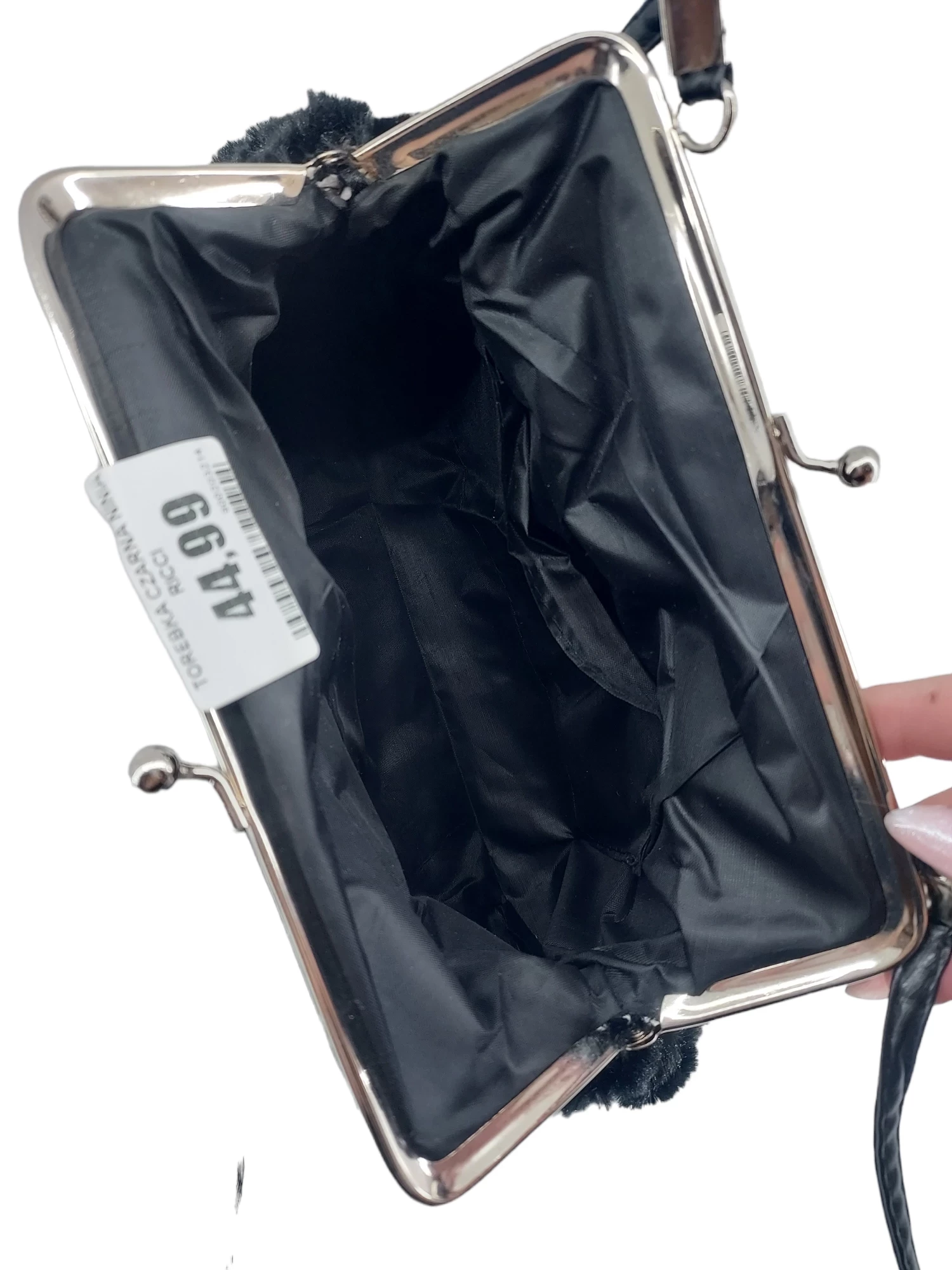 torebka-czarna-futerkowa-wielkosc-715-1